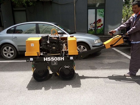 新款压路机HSS08H (4).jpg